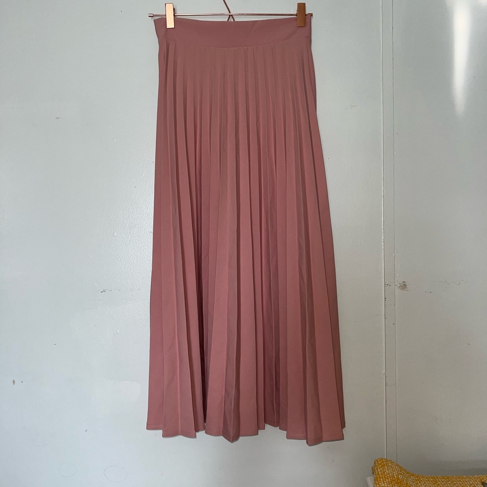 Five Curvas Pink Pleated Skirt